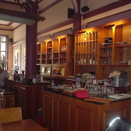 阿尔法酒店